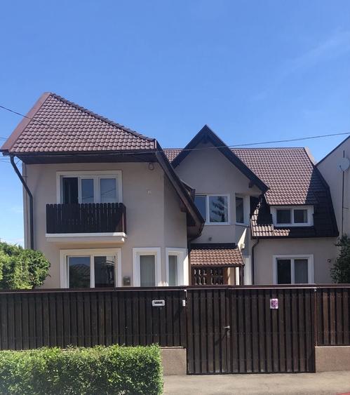 Casă cu 4 camere în Central