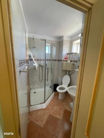 Spațiu comercial, de 300 mp, în Coșbuc
