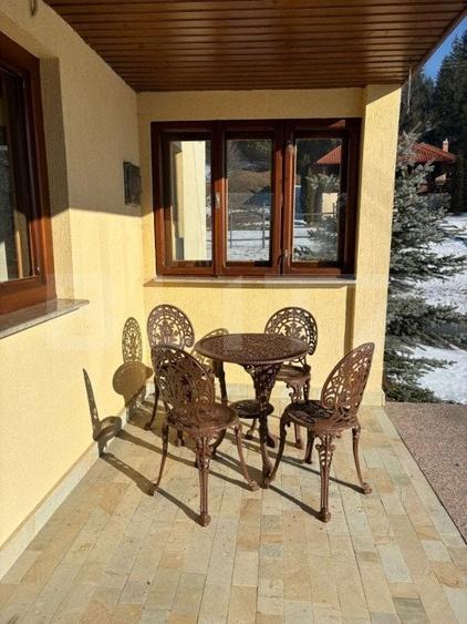 Casă individuală cu 7 camere cu Garaj în Exterior Est
