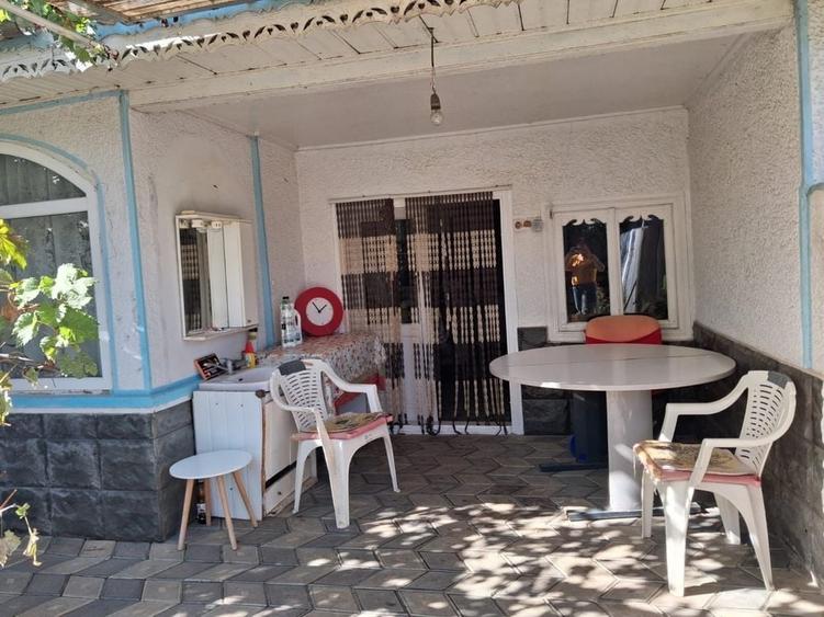 Casă cu 4 camere în Piscu