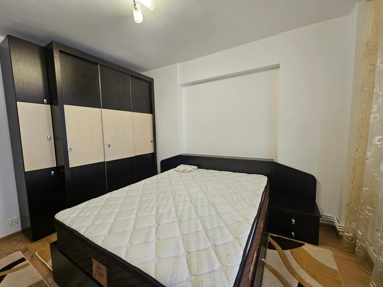 Apartament cu 3 camere decomandat în Gară