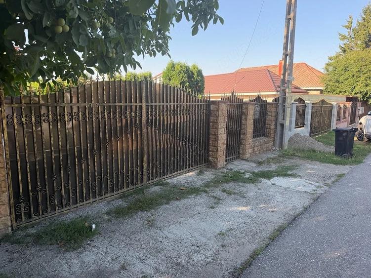 Casă cu 5 camere cu Teren 1000 Mp în Roman