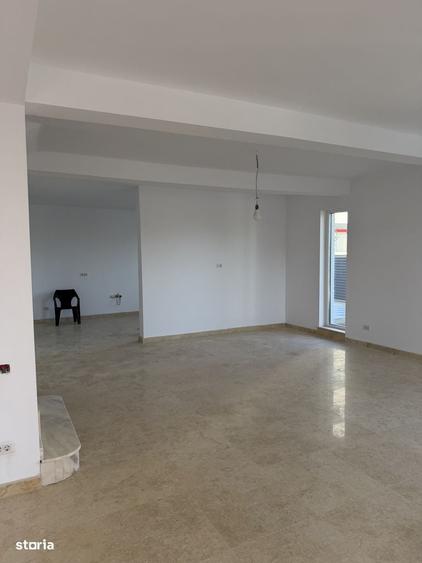 Spațiu comercial, de 200 mp, în Central