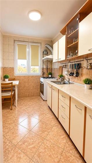 Apartament cu 3 camere decomandat, mobilat în Valea Oltului