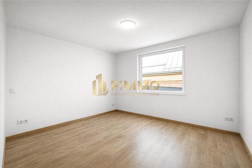 Casă individuală cu 3 camere cu Teren 500 Mp în Est