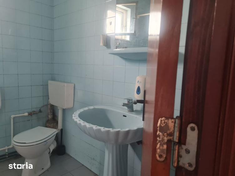 Spațiu comercial, de 110 mp, în Tractorul