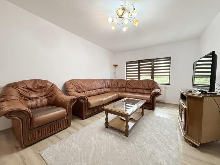 Apartament cu 3 camere decomandat, mobilat în Faleza Nord