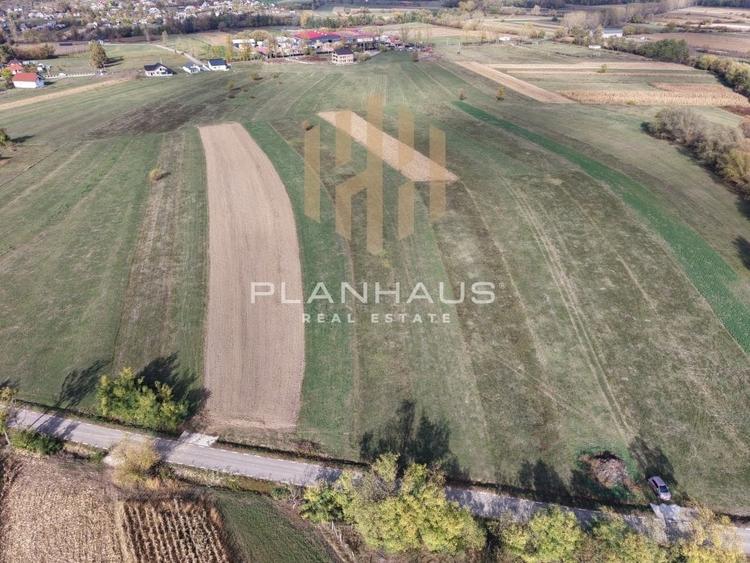 Teren intravilan de 3700 mp, în Chechiș
