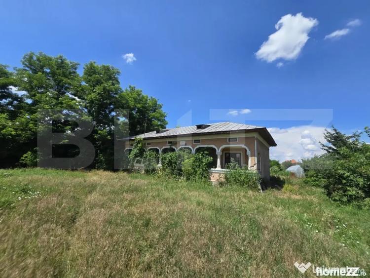 Casă cu 3 camere cu Teren 1954 Mp în Tomșani