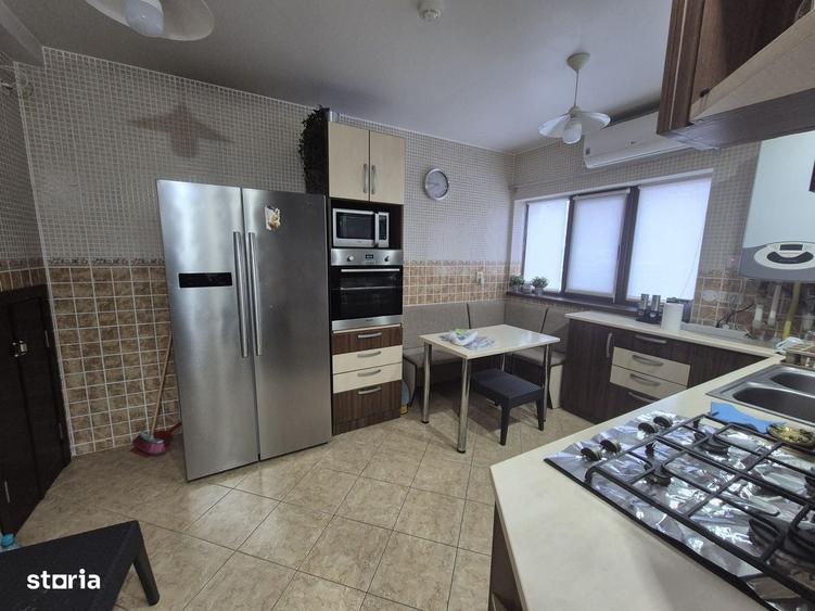 Casă cu 4 camere în Berceni