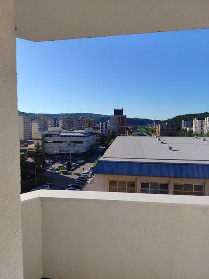 Apartament cu 2 camere semidecomandat în Ultracentral