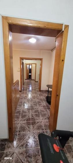 Apartament cu 5 camere decomandat, mobilat în Militari