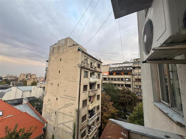 Apartament cu 4 camere decomandat în Armeneasca