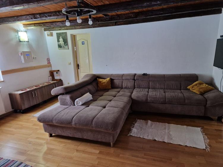 Casă cu 4 camere în Central