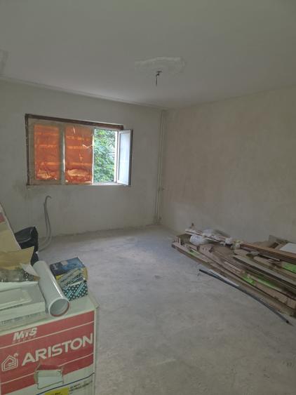 De vanzare apartament 2 camere decomandat? 54 mp, bl. C4, sc. 1, et. 3 - 3