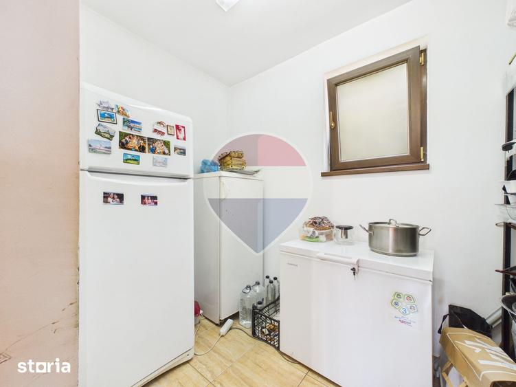 Casă cu 4 camere cu Teren 400 Mp în Central