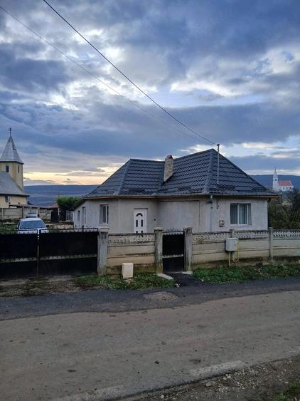 Casă cu 2 camere cu Teren 7000 Mp în Tritenii de Sus