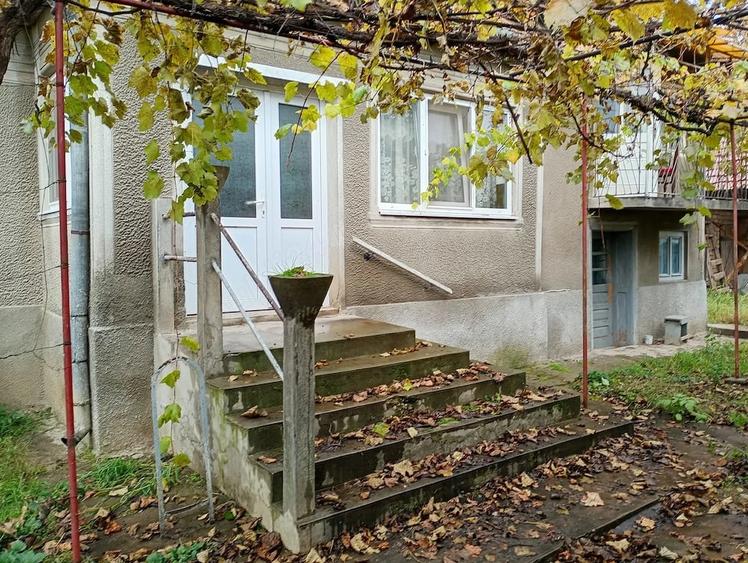 Casă cu 3 camere cu Teren 1700 Mp în Bucerdea Grânoasă