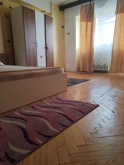 Apartament cu 3 camere decomandat în Traian