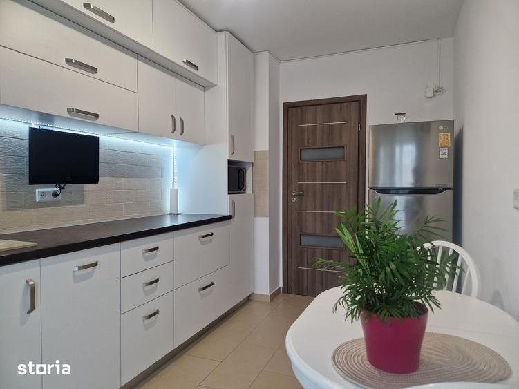 Apartament cu 3 camere decomandat în Republicii