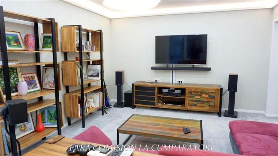 Apartament cu 4 camere decomandat, mobilat în Central