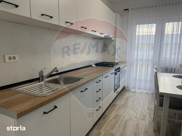 Apartament cu 3 camere decomandat, mobilat în Berceni
