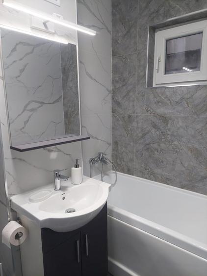 Apartament cu 3 camere decomandat, mobilat în City Park Mall