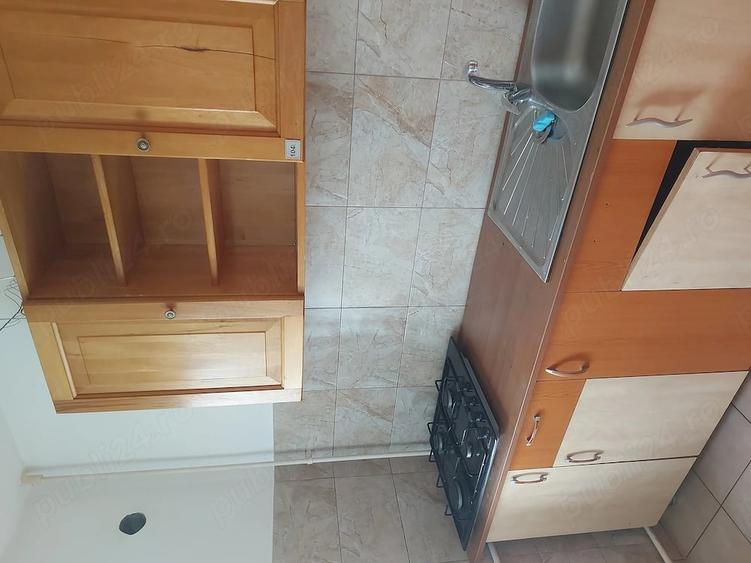 Garsonieră decomandată în Sud