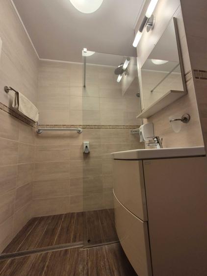 Apartament cu 2 camere semidecomandat, mobilat în Răcădău