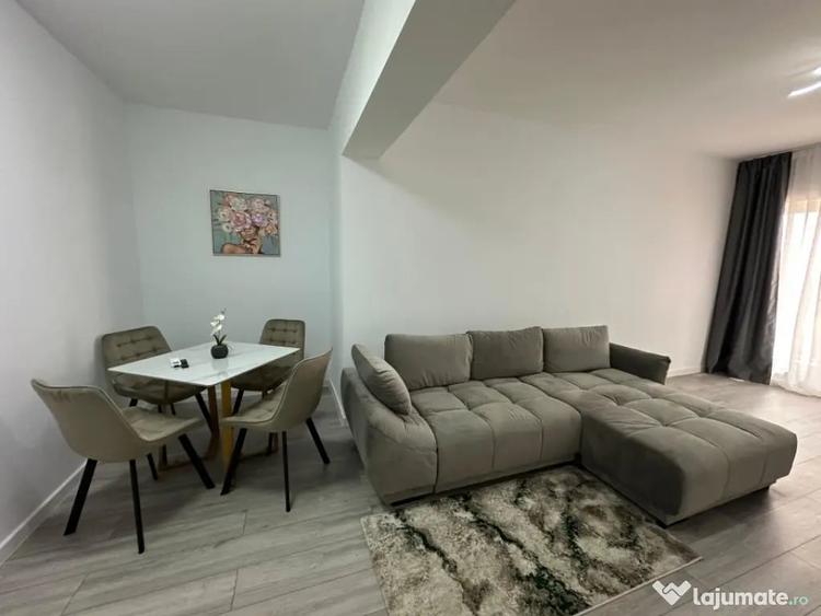 Apartament cu 3 camere decomandat în Rafinaria Vega