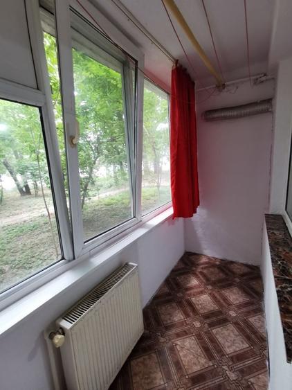 Apartament cu 3 camere decomandat în Sârbi