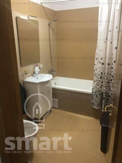 Apartament cu 3 camere semidecomandat în Plopilor