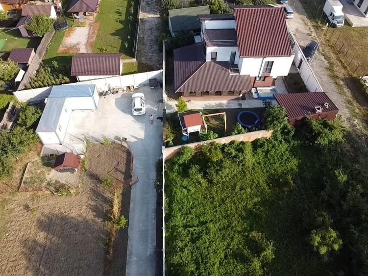 Casă cu 4 camere decomandat în Țegheș