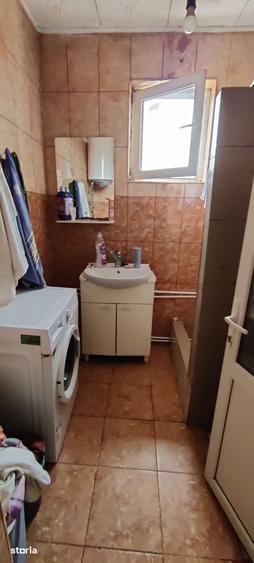 Casă cu 5 camere cu Teren 2000 Mp în Central