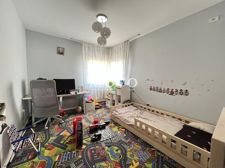 Casă individuală cu 6 camere cu Canalizare în Giroc