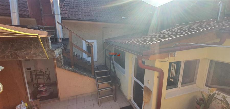 Casă individuală cu 8 camere cu Canalizare în Ampoi 1