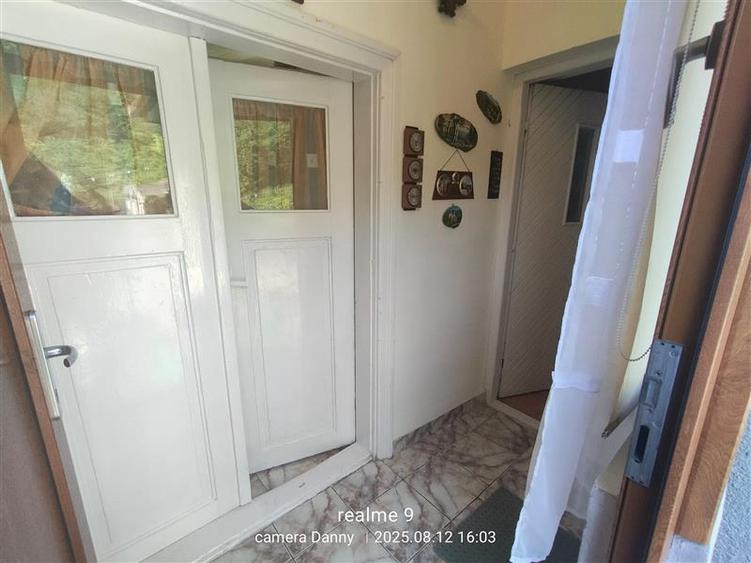 Casă individuală cu 5 camere cu Teren 300 Mp în Muncitoresc