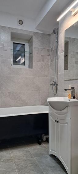 Apartament cu 2 camere semidecomandat în Zizin