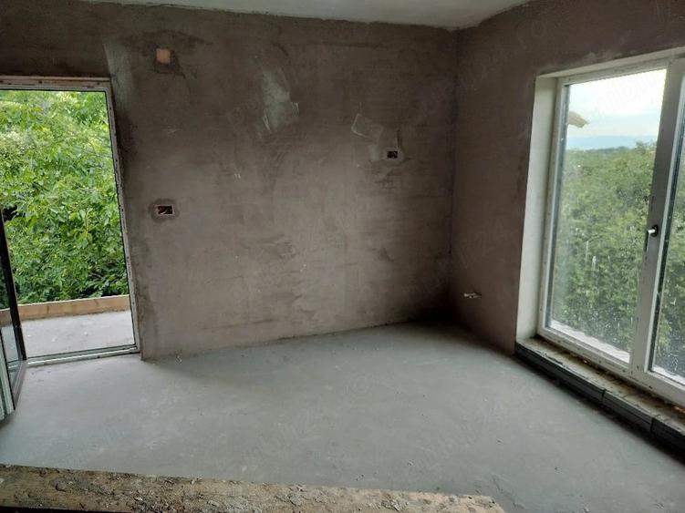 Casă cu Teren 1200 Mp în Copăcelu