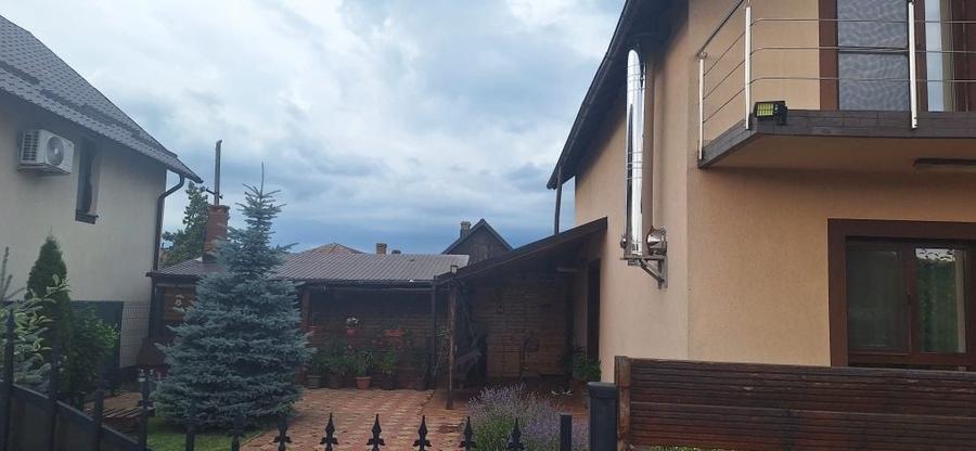 Casă cu 4 camere în Bradu