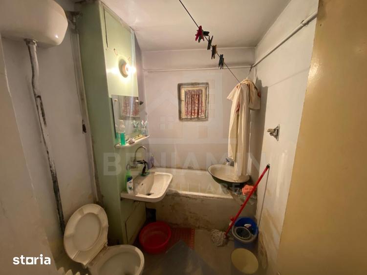 Apartament cu 2 camere semidecomandat în Rovine