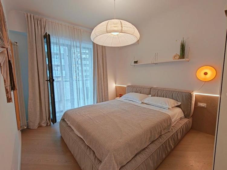 Apartament cu 3 camere decomandat, mobilat în Central