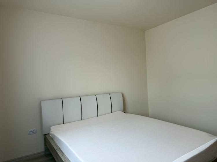 Apartament cu 2 camere decomandat în Tractorul