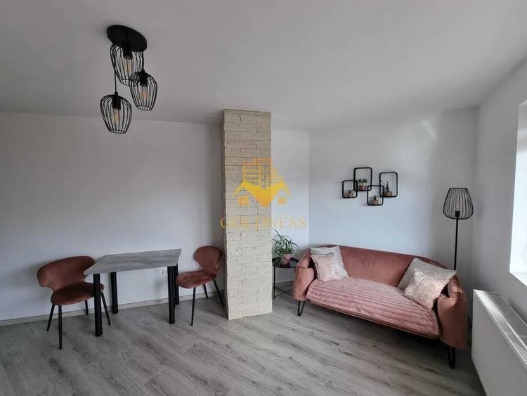 Apartament cu 3 camere semidecomandat în Dâmbul Rotund