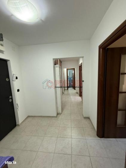 Apartament cu 3 camere decomandat în Alexandru Obregia