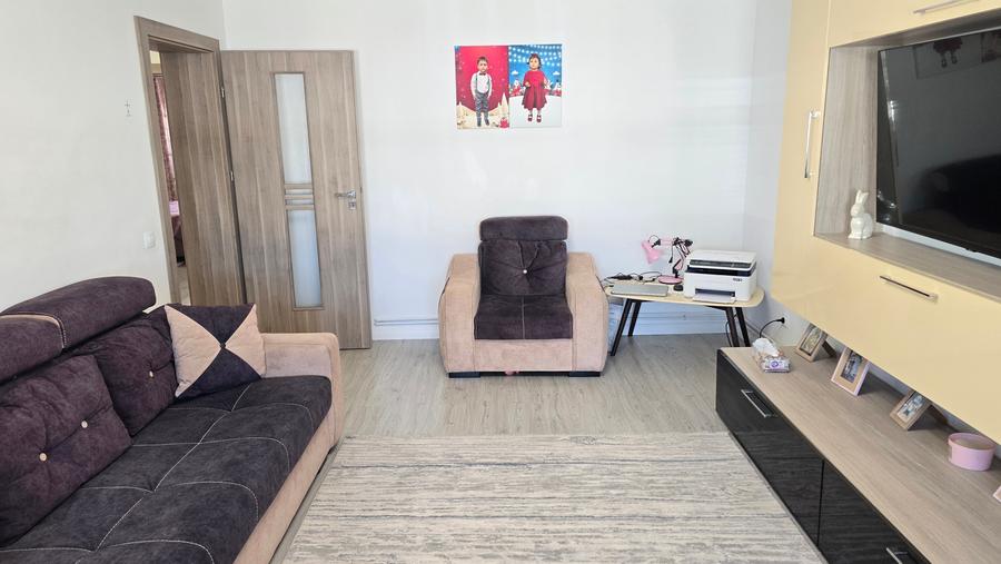 Vand apartament cu 3 camere decomandat Deva, GARAJ si BOXA sub bloc, I. Traian - 2