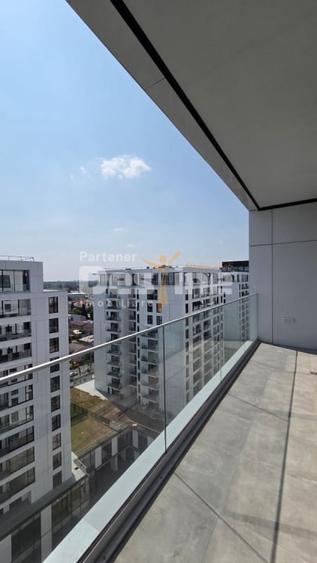Penthouse cu 4 camere decomandat în 13 Septembrie