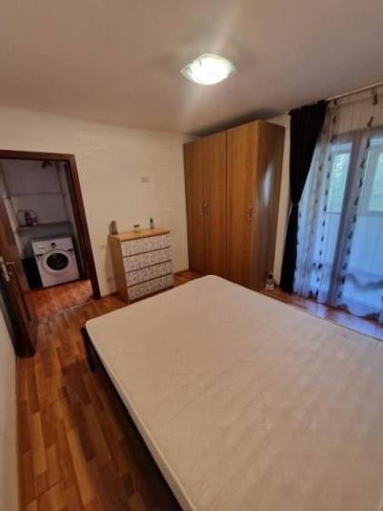 Apartament cu 2 camere semidecomandat, mobilat în Baba Novac