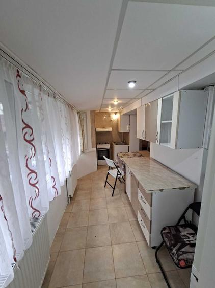 Apartament cu 3 camere nedecomandat în Central