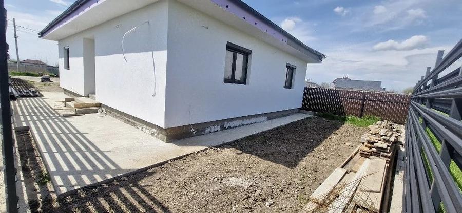 Casă cu 3 camere cu Teren 385 Mp în Central